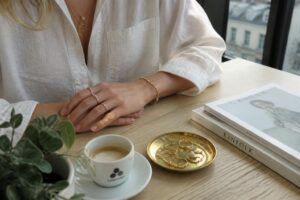 découvrez pourquoi les bijoux d'influence coréenne séduisent de plus en plus les amateurs de mode en europe et comment ils deviennent une tendance incontournable.