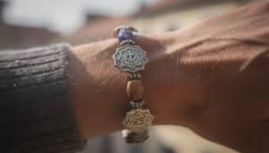 découvrez notre collection de bracelets symboles alliant élégance et spiritualité pour exprimer votre personnalité et votre équilibre intérieur.