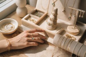 découvrez les tendances bijoux 2025 et apprenez à choisir les pièces incontournables pour sublimer votre style avec élégance et originalité.