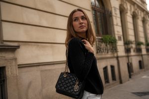 découvrez comment intégrer facilement les bijoux de sacs guess à votre style quotidien pour une touche d'élégance et de modernité.