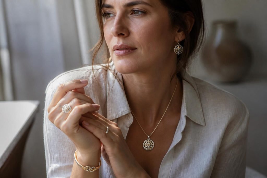 découvrez les bijoux eppcoline, alliant tradition artisanale et design moderne pour sublimer votre style avec élégance.